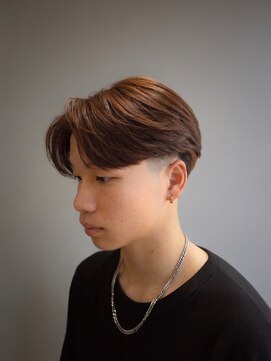 ガウディ 池袋店(Gaudi) 【毛流れを活かしたナチュラルセンターパート】