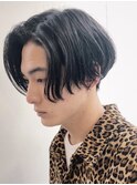 毛流れセンターパートニュアンスパーマツーブロック刈り上げ