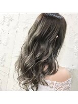 カルラ(Karra)&nbsp;アッシュブラウンハイライト