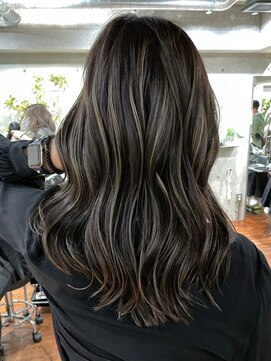 ヨロ 小岩(YOLO) ハイライトカラーミルクティーベージュケアブリーチダブルカラー