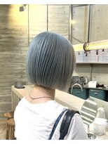 ヲタク(wotaku.)&nbsp;ブルーカラーブルーシルバーハイトーンブリーチダブルカラーボブ