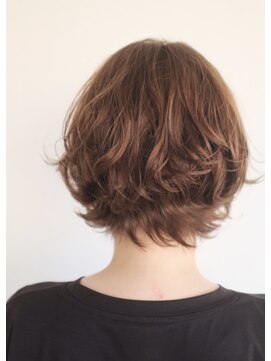 ハピエル 経堂(HAPPIEL) 毛先をくりんと跳ねさせたショート無造作パーマスタイル
