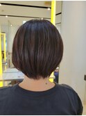 耳かけショートボブ　絶壁解消ヘア　クビレショート