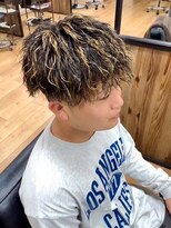 デプト(DEPT.)&nbsp;ツイストスパイラルパーマフェードブリーチハイライトマッシュ