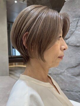 ソワネ 表参道(soigne) 表参道白髪ぼかしハイライトミディアムボブアッシュグレー50代◎