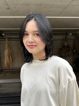 プロス(Pros) 暗めアッシュグレージュ/前髪長めレイヤーボブ/表参道