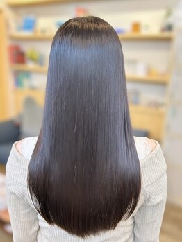 自社オリジナルの【キヲクトリートメント　￥13,440】であなたの髪をつやつやな髪に導きます☆