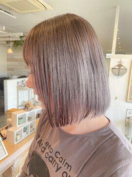 マンプス ホワイトミルクティーベージュ