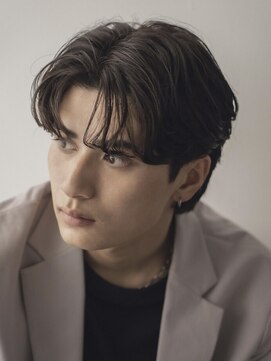 レタッチバイフィフス(RETOUCH by fifth) 原宿ニュアンスパーマ毛流れヘアセンターパート大人ビジネスヘア