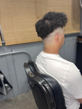 バーバーショップライズ 2nd(barber shop RAIzE) ツイストパーマ
