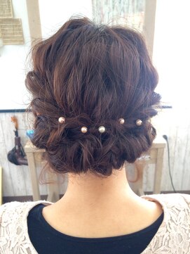 メルア(Merua) 波巻きシニヨン