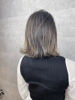 アンダーバーホワイト 天王寺阿倍野店(_WHITE)&nbsp;外国人風バレイヤージュ_アッシュグレー_リラクシーミディ