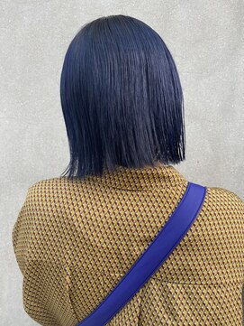 ウム(UMM) 切りっぱなしボブ×ネイビーブルー