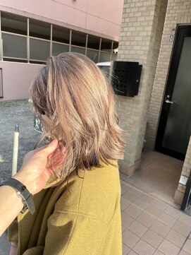 ハグ 横浜(HUG) ミルクティーグレージュ