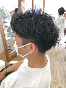 ヘッズ 本八幡店(HEADS) MEN'S HAIR  センターパート　ツイストスパイラル　コンマヘア