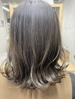 ヴィア(via) プリンが気になりにくい大人ハイトーン