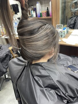 ラフ(LAFF) #バレイヤージュ#グレージュカラー#ボブウルフ#ココアベージュ