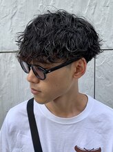 波巻きスパイラルパーマは、どんなファッションにも合わせやすいのが人気◎[本厚木/メンズ/メンズパーマ]