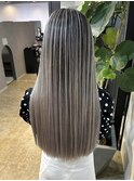 超サラサラストレートが似合う！バレイヤージュ_contrast gray_