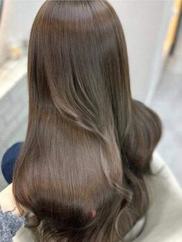 リル(lilu)の写真/【心斎橋駅徒歩5分】乾燥しがちな頭皮も水分を補充してしっかりケア☆髪の芯から潤いのある艶髪へ♪