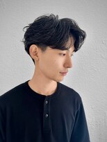 アノ(Ano.)&nbsp;大分ニュアンスパーマセンターパートフェザーパーマ毛流れパーマ