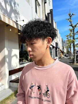 エディ(Edy) ツイストスパイラルパーマツイスパマッシュ刈り上げ眉毛カット