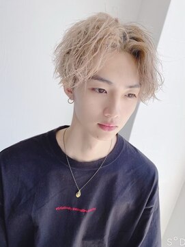 アンダーバーホワイト 阪神西宮店(_WHITE) メンズ　センターパート　ホワイトベージュ