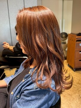 ナチュラル ヘアーデザイニング(Natural hair designing) 大人可愛い/波巻き韓国風ロング/テラコッタベージュ/ケアカラー