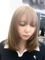 アウラ(AURA)&nbsp;ベージュ×ブラウンのルーツカラー