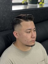 ケースタイル(K-style)&nbsp;パートスタイル　スキンフェード　ポマード仕上げ