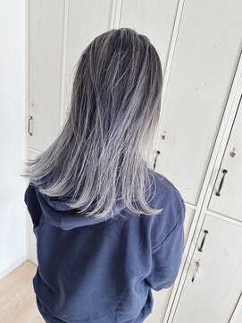 エン(eNN) 10代20代バレイヤージュ/シルバーグレイカラー/デザインカラー