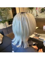 ダブル アンダーバー サロン(W_SALON) 【W_SALON 河原町】ホワイトウルフ/ホワイト/ウルフカット