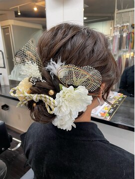 リブレ(Rebre) シニヨンアップアレンジ☆☆