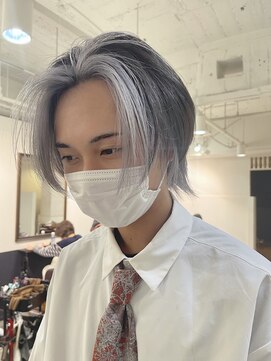 イリ 梅田(ili) 【kento限定カラー】センターパートウルフ　インナーカラー