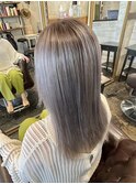 バレイヤージュ　シルバーカラー　stylist/miaki