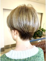 ヘアアンドメイクフリッシュ(HAIR&MAKE FRISCH) ハンサムショート　コンマヘア　ハイライトショート