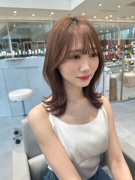 ミンクスオーバー(MINX OVER) オリーブベージュレイヤーカット/ウェットヘア/デザインカラー