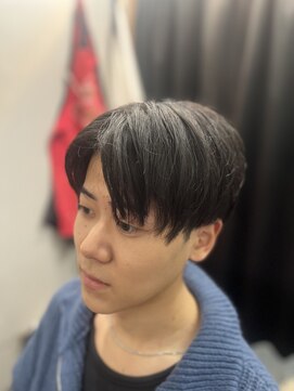 ハチマルハチ 新宿(808) センターパートスタイル