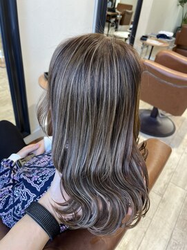 ルーツ(ROOTS) ハイライトカラー♪