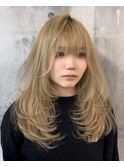 ミルクティーベージュとレイヤーカットでイメチェンを。