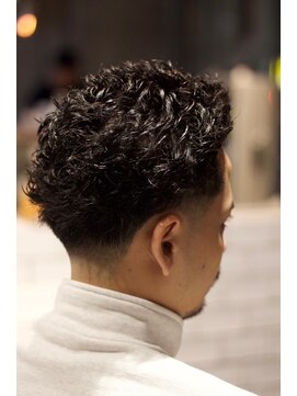 キングスマントーキョー 立川北口店(KINGSMAN TOKYO) アップバング / ツーブロック / スキンフェード 【立川】