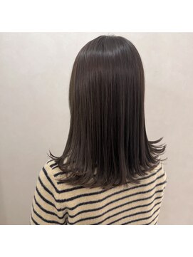 【&ONE 自由が丘】グレージュカラー×切りっぱなしミディアム