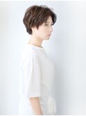 魅力を秘めたイノセントなショート