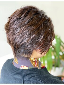 ブランコトレスメモリアル(BLANCO tres メモリアル) エレガントショート