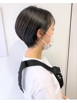 ビーハイブ 一番町店 アヴェダ(BEHIVE) 大人かわいい耳掛けショートヘア☆