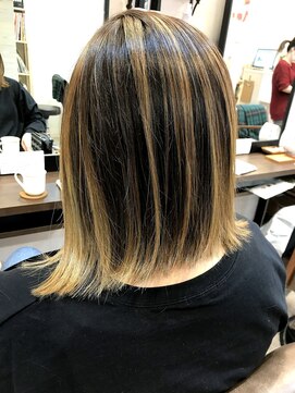 ミル(MILE.) 白髪ぼかしハイライト/バレイヤージュ◆金髪ハイライト