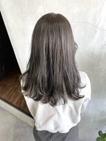 ティティ(TiTi)&nbsp;透け感たっぷりグレージュ[TiTi_栗林れい]