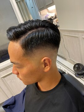 ミリオンバックス 御徒町店(Million Backs) ツーブロックマッシュ/スキンフェード<理容室>[メンズ/御徒町]