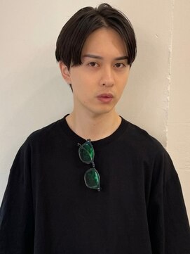 ハニーシブヤ(HONEY shibuya) スーツ短髪ツーブロック束感モテる黒髪シークレットパーマ流行