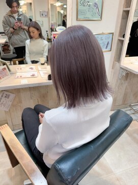 ルーダ(RUEDA) 淡いラベンダーカラー